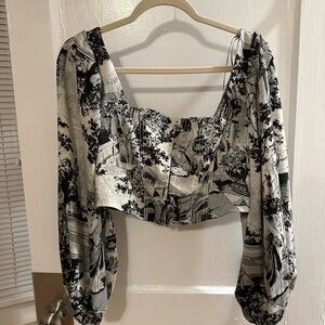 Urban Outfitters Black and White Women's Top